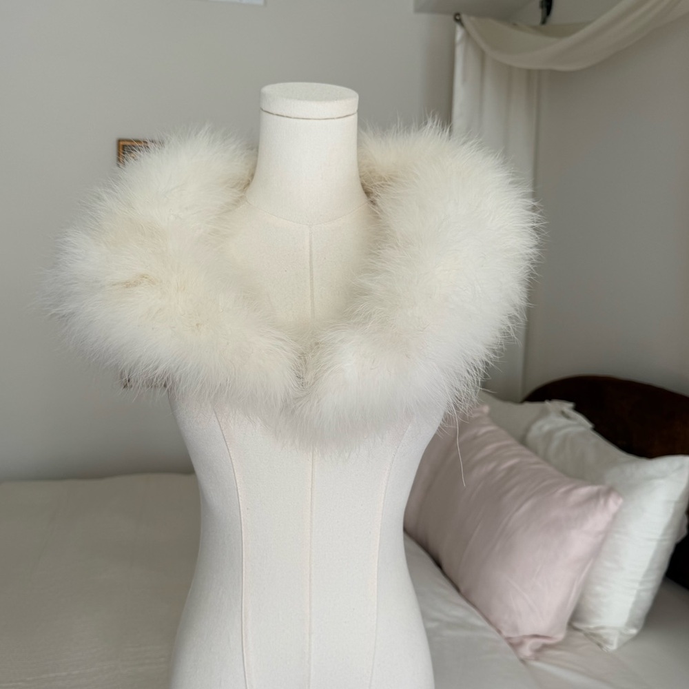 Luxurious vintage white fur collar stole old hollywood bridal winter glam y2k